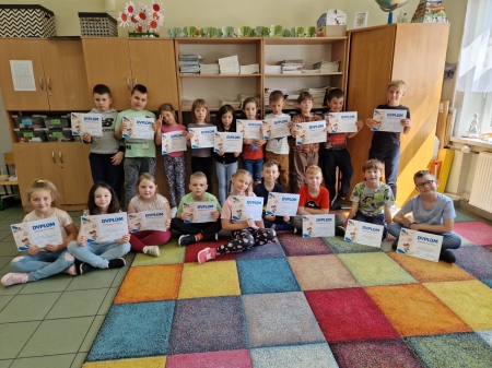 Pasowanie na czytelnika uczniów klas pierwszych